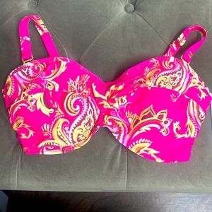 NWT swimsuit separates by Sunsets. This top is adjustable and fits 36E, 34F, 32G